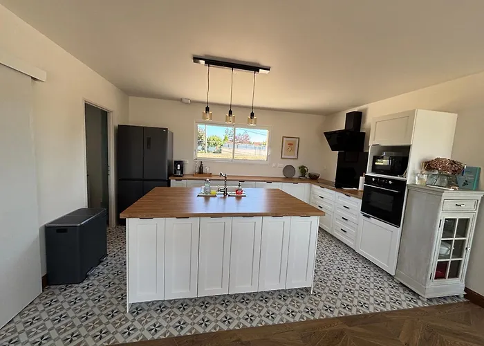 Maison La Vigne * Marcillac-Saint-Quentin